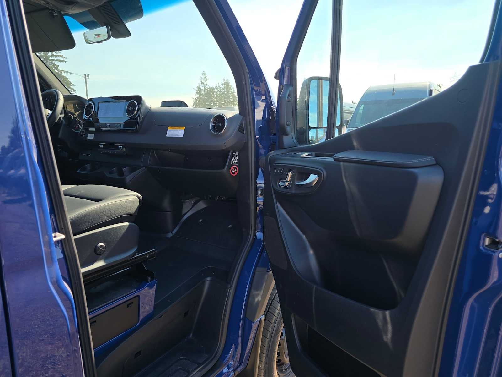 2026 Mercedes-Benz Sprinter 2500 Standard Roof I4 Diesel HO 144 AWD