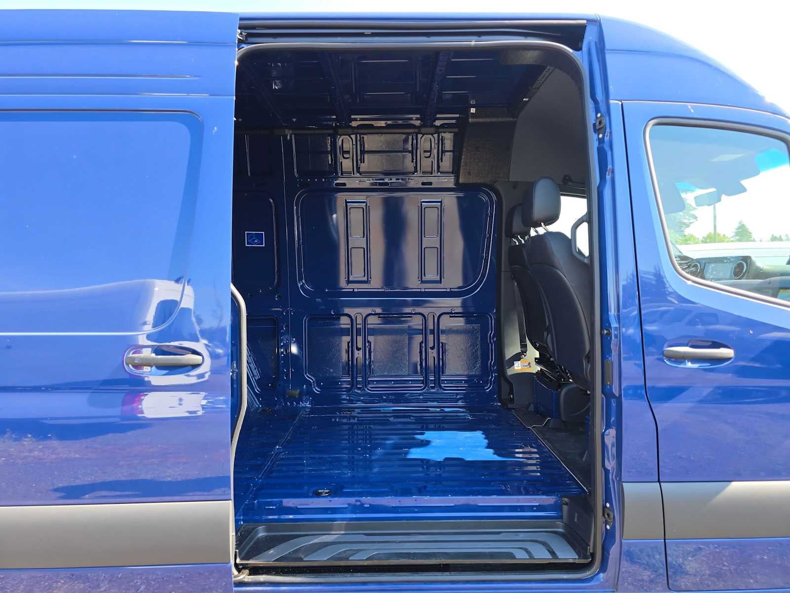 2026 Mercedes-Benz Sprinter 2500 Standard Roof I4 Diesel HO 144 AWD
