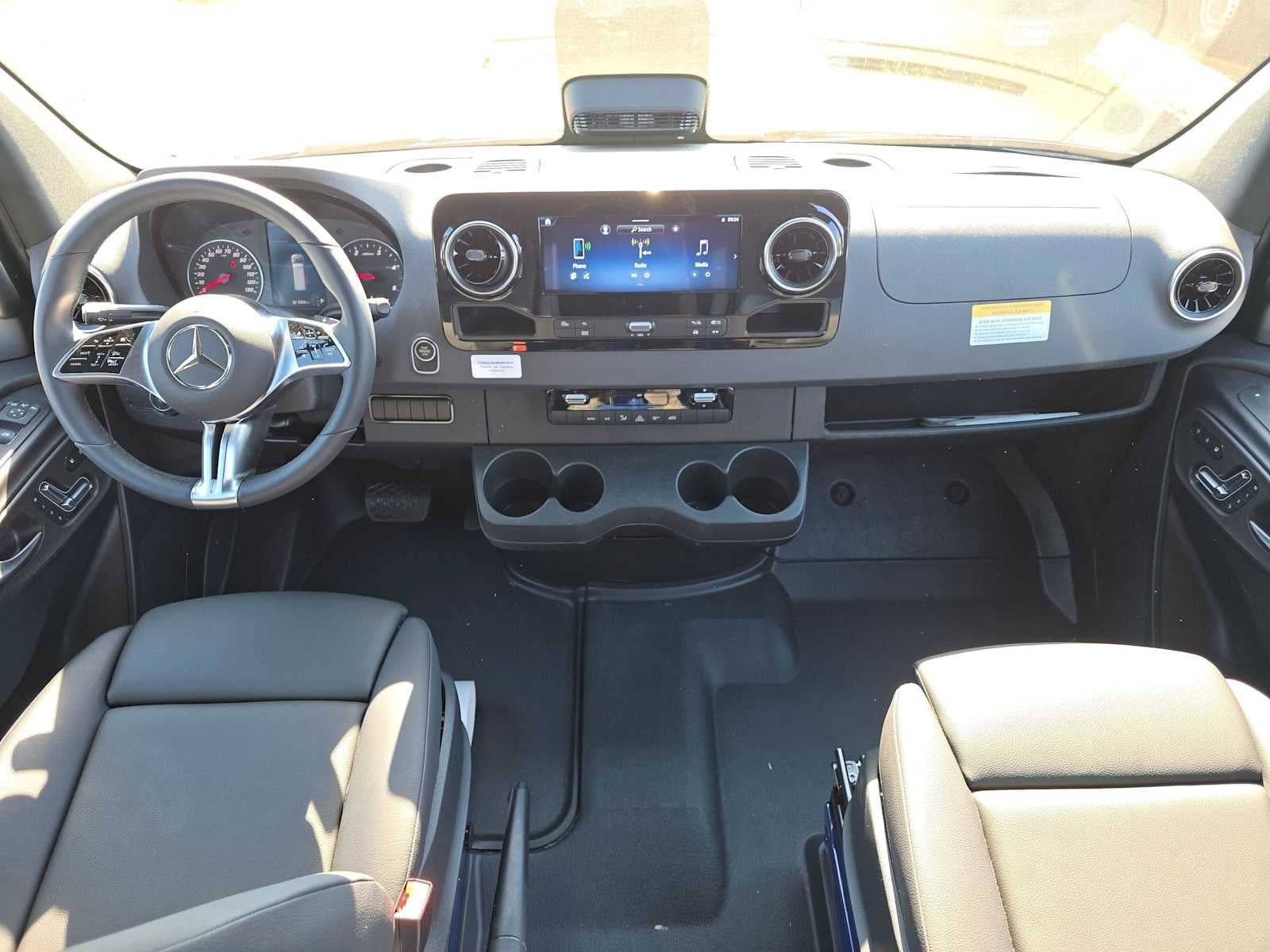 2026 Mercedes-Benz Sprinter 2500 Standard Roof I4 Diesel HO 144 AWD
