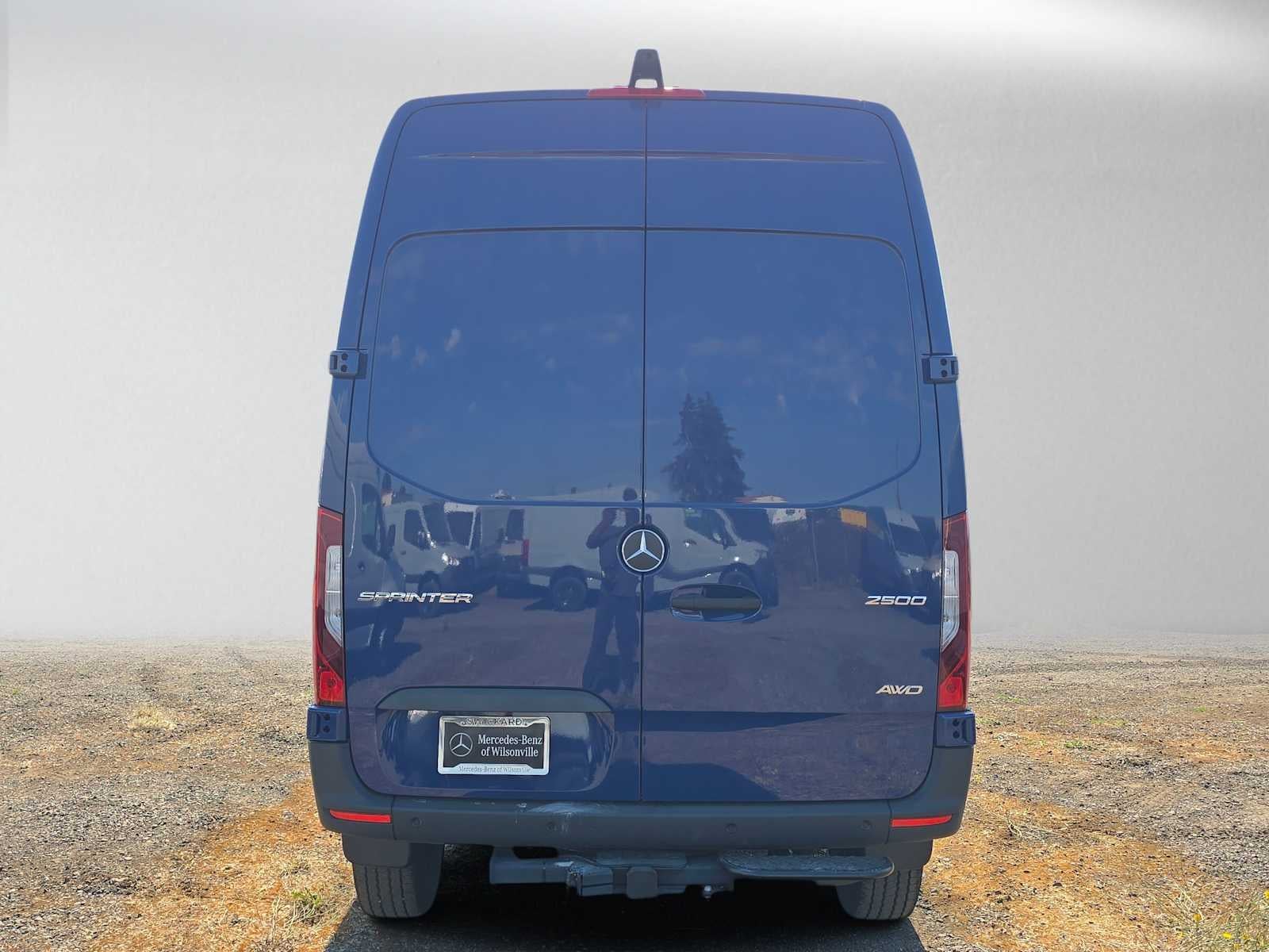 2026 Mercedes-Benz Sprinter 2500 Standard Roof I4 Diesel HO 144 AWD