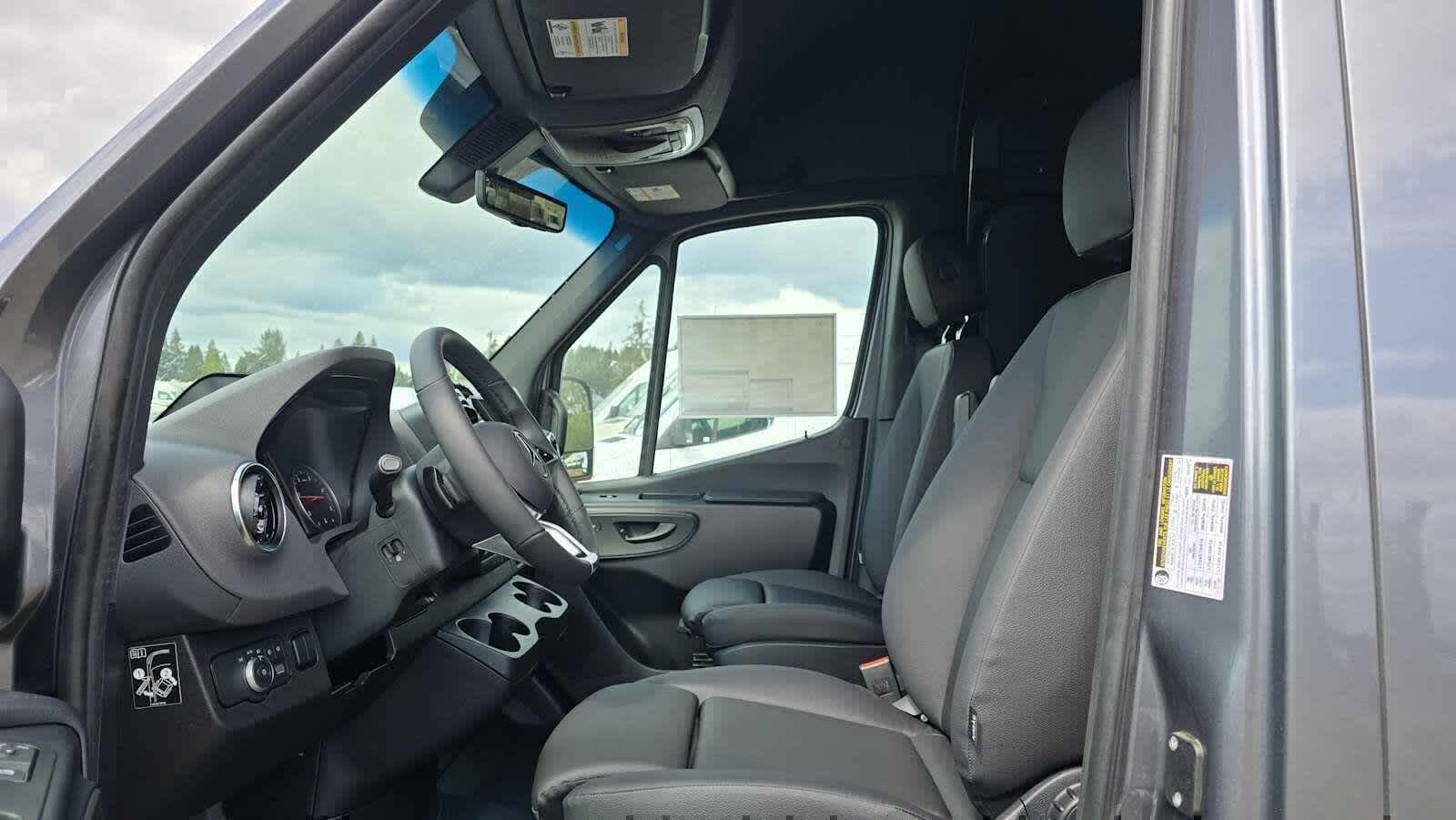 2026 Mercedes-Benz Sprinter 2500 Standard Roof I4 Diesel HO 144 AWD