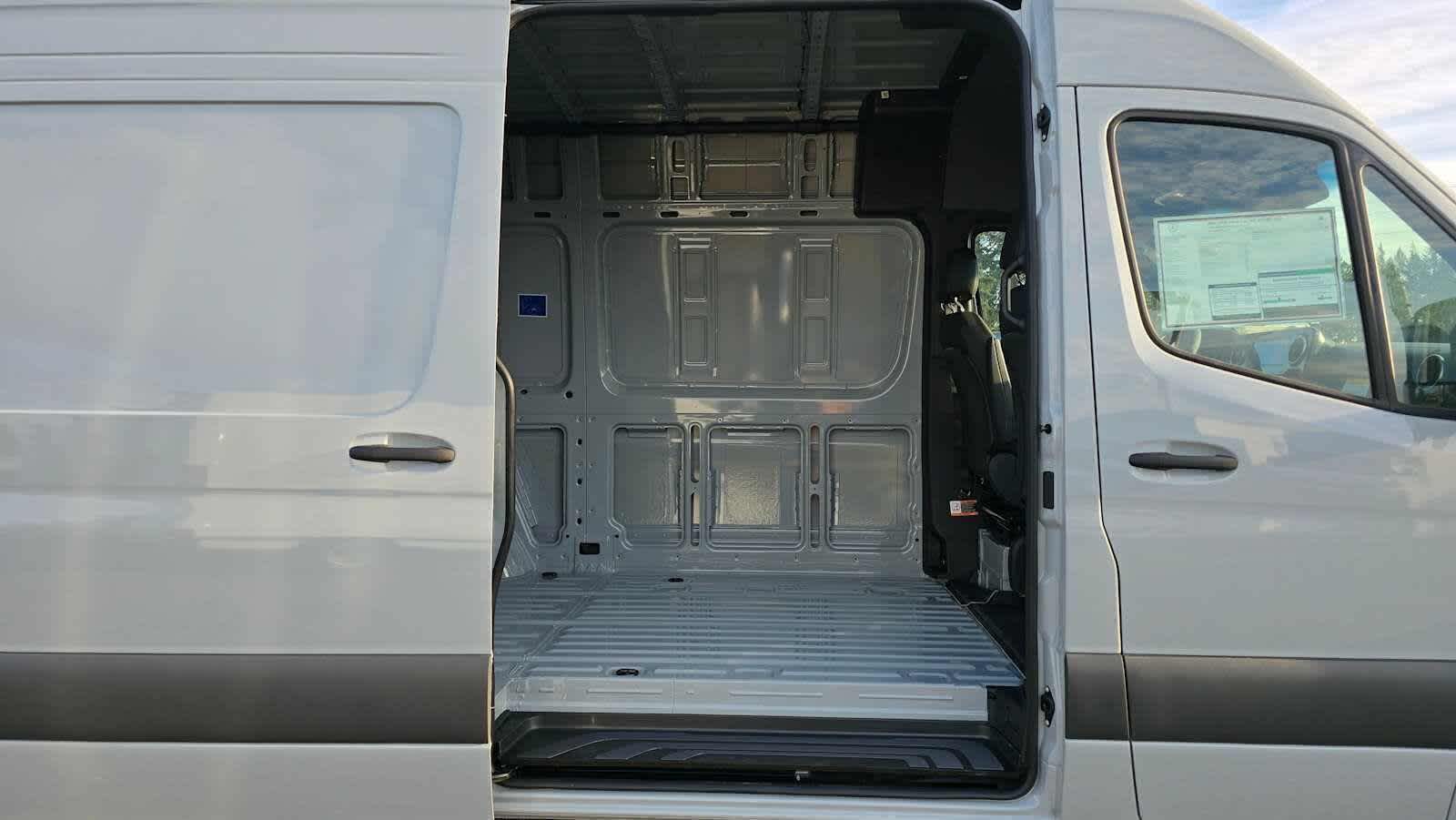 2026 Mercedes-Benz Sprinter 2500 Standard Roof I4 Diesel HO 144" AWD