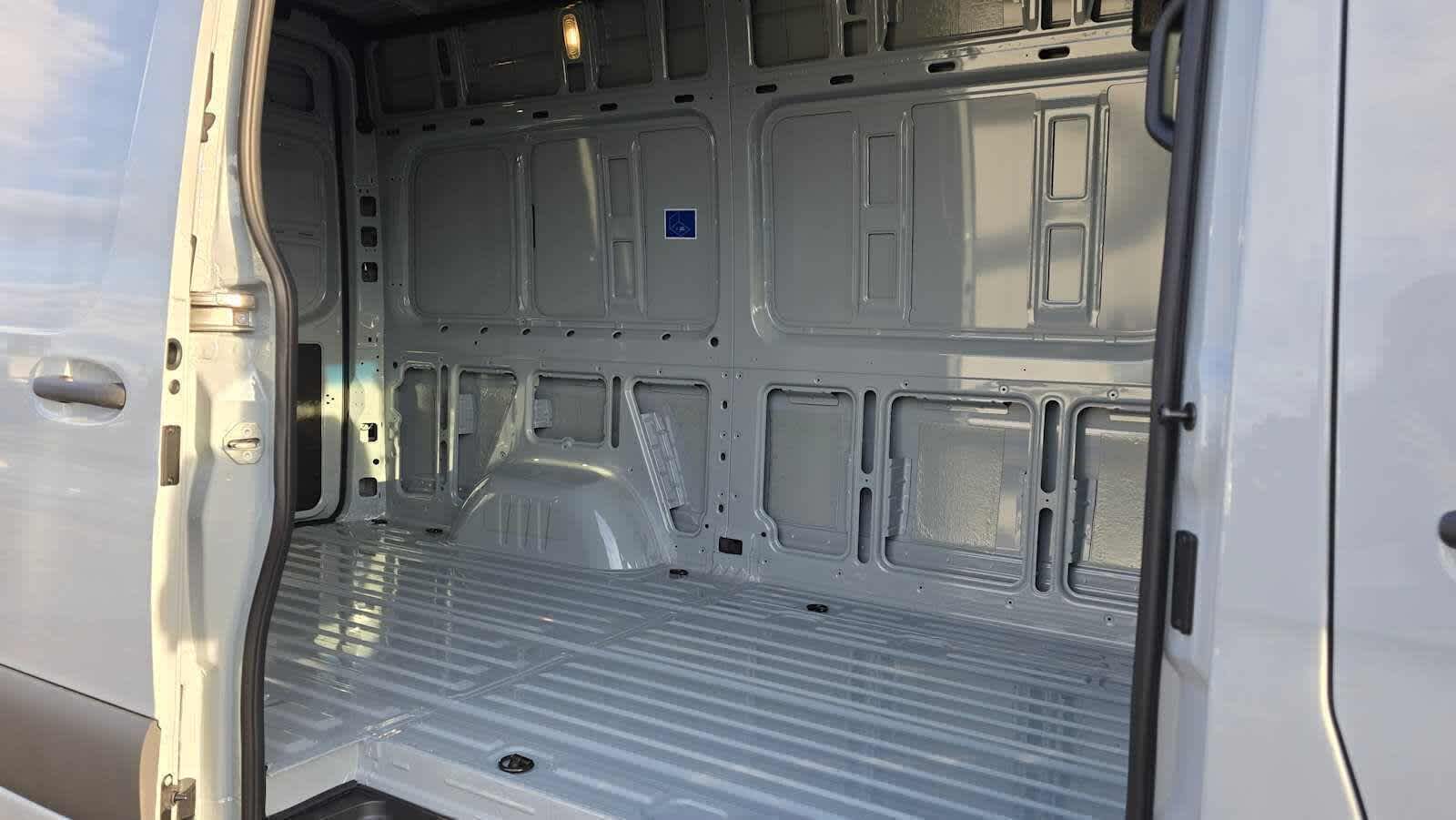 2026 Mercedes-Benz Sprinter 2500 Standard Roof I4 Diesel HO 144" AWD