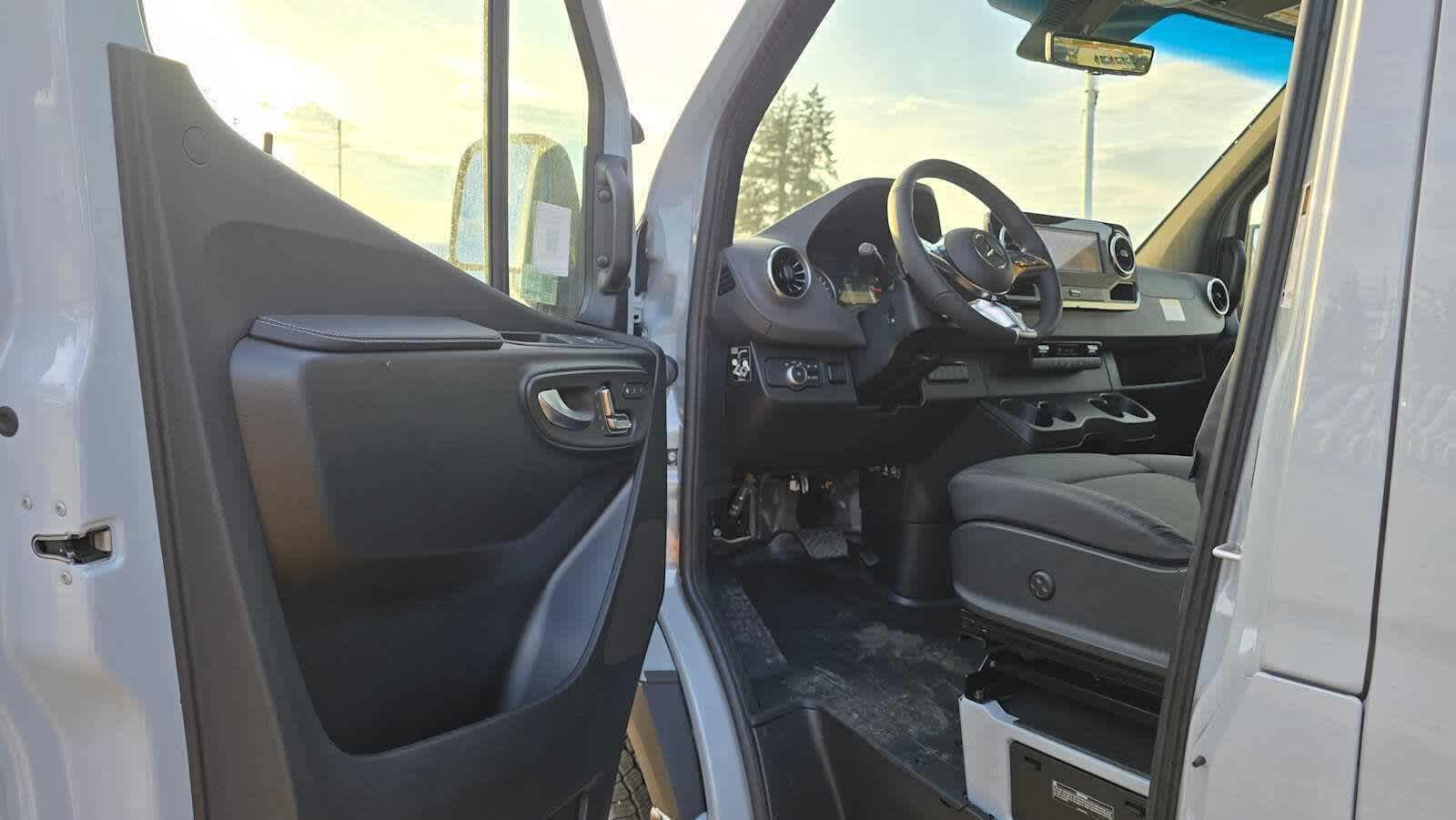 2026 Mercedes-Benz Sprinter 2500 Standard Roof I4 Diesel HO 144" AWD