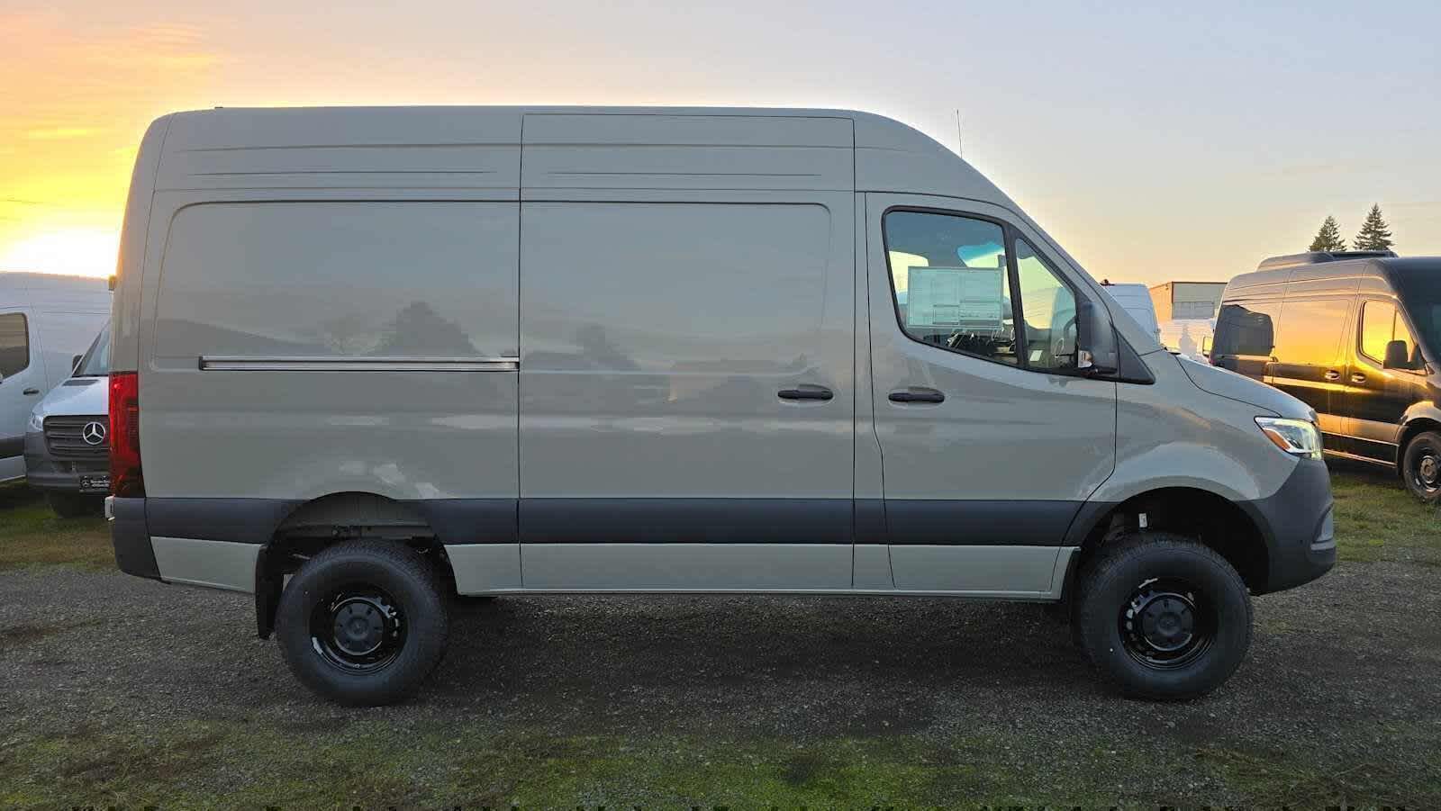 2026 Mercedes-Benz Sprinter 2500 Standard Roof I4 Diesel HO 144 AWD