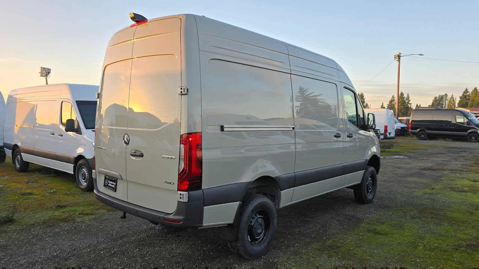 2026 Mercedes-Benz Sprinter 2500 Standard Roof I4 Diesel HO 144 AWD