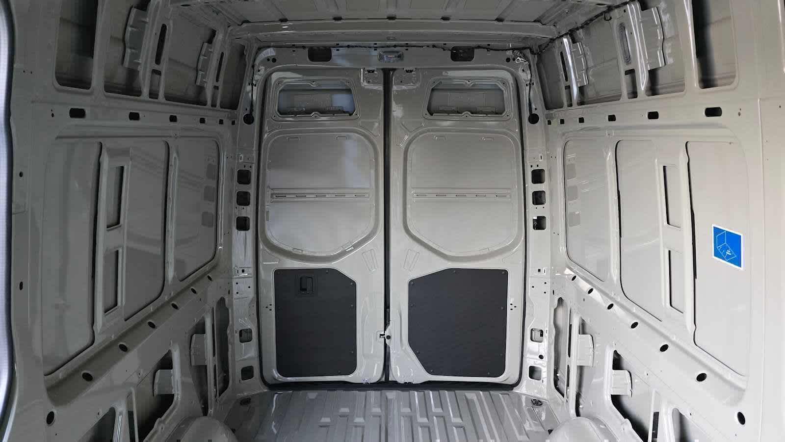 2026 Mercedes-Benz Sprinter 2500 Standard Roof I4 Diesel HO 144 AWD