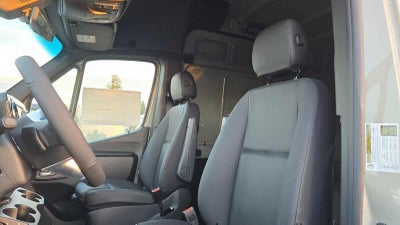 2026 Mercedes-Benz Sprinter 2500 Standard Roof I4 Diesel HO 144 AWD