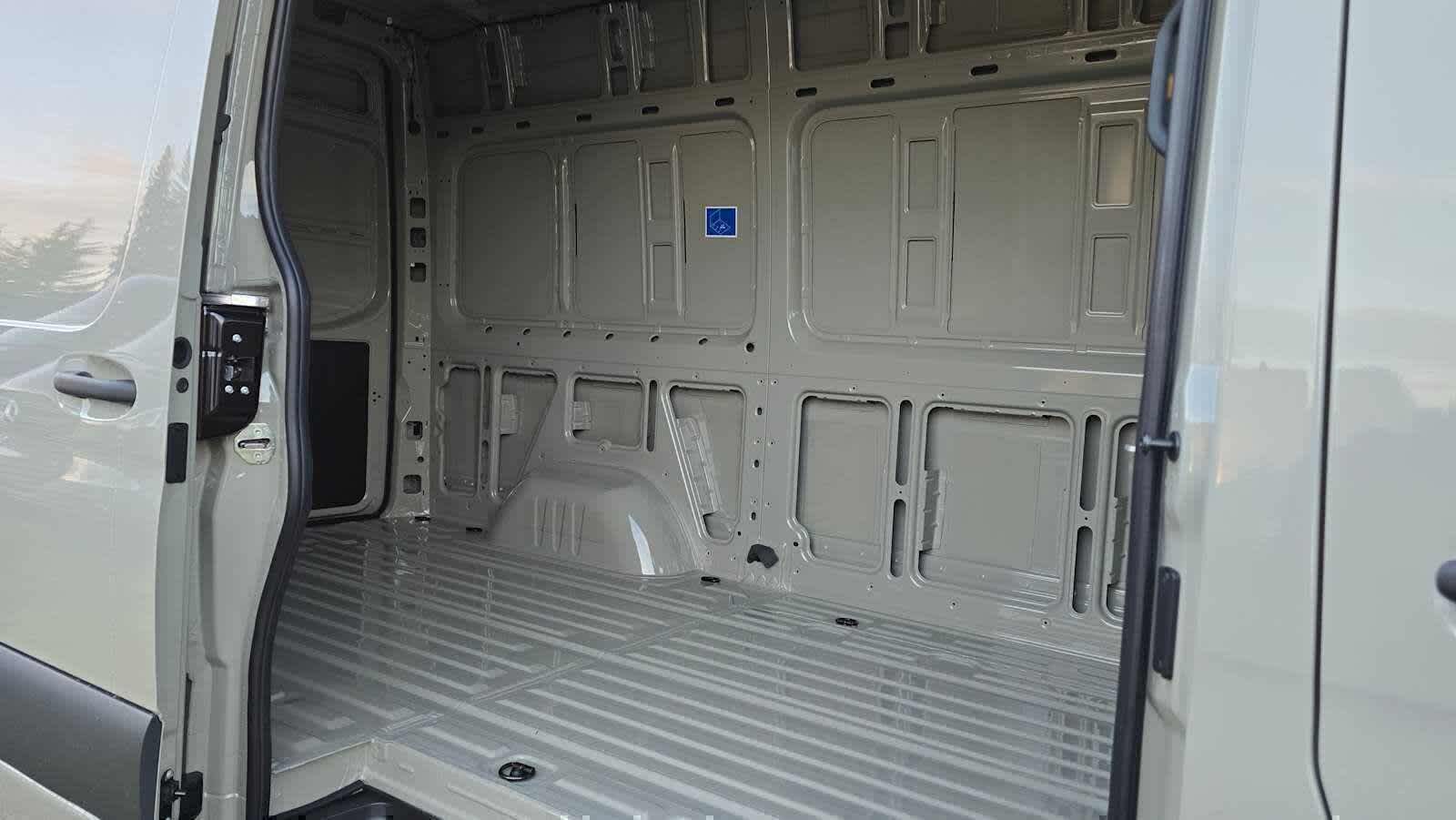 2026 Mercedes-Benz Sprinter 2500 Standard Roof I4 Diesel HO 144 AWD