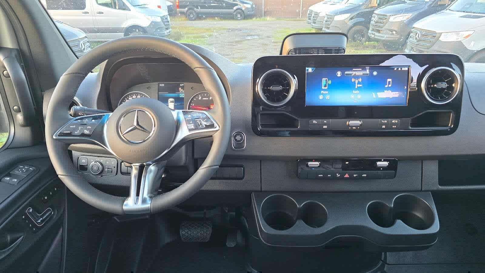 2026 Mercedes-Benz Sprinter 2500 Standard Roof I4 Diesel HO 144 AWD