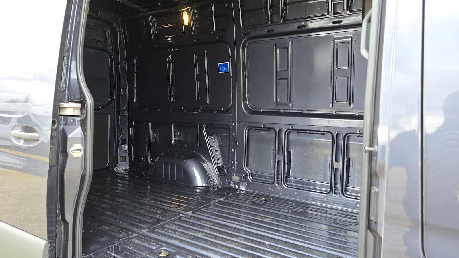 2026 Mercedes-Benz Sprinter 2500 Standard Roof I4 Diesel HO 144 AWD