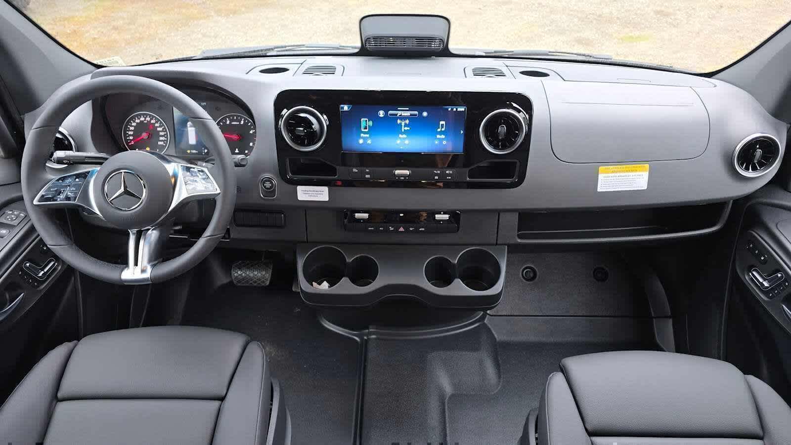 2026 Mercedes-Benz Sprinter 2500 Standard Roof I4 Diesel HO 144 AWD