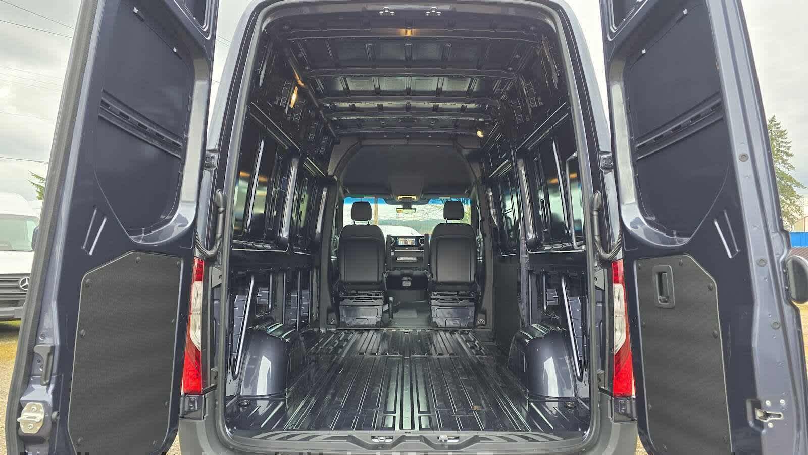 2026 Mercedes-Benz Sprinter 2500 Standard Roof I4 Diesel HO 144 AWD