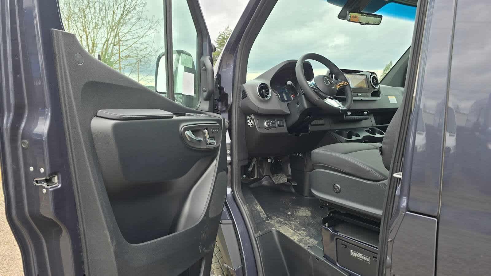 2026 Mercedes-Benz Sprinter 2500 Standard Roof I4 Diesel HO 144 AWD