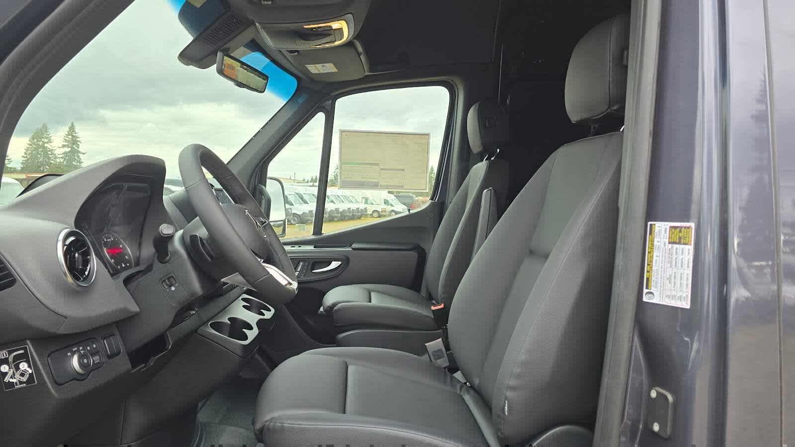 2026 Mercedes-Benz Sprinter 2500 Standard Roof I4 Diesel HO 144 AWD