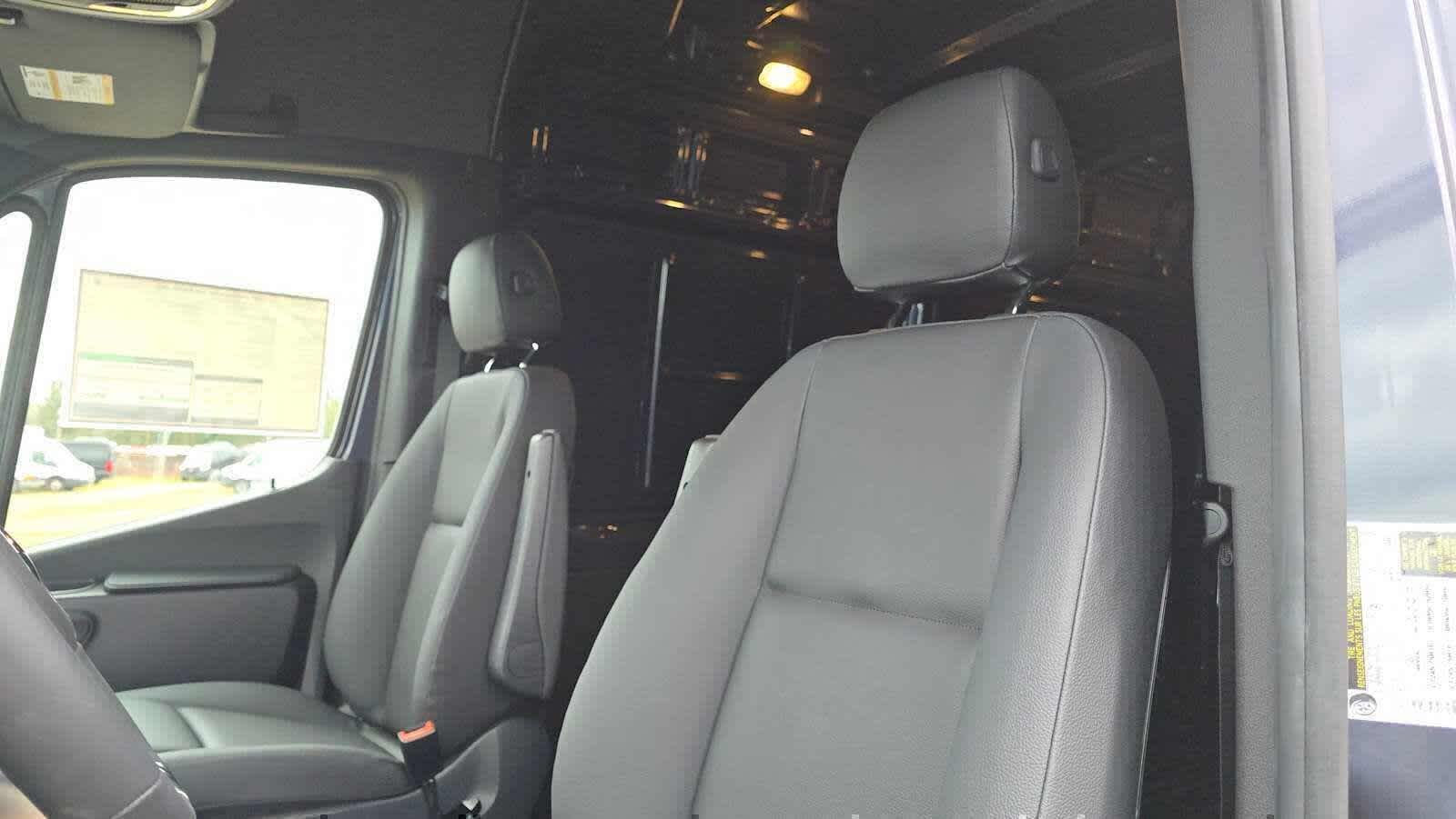 2026 Mercedes-Benz Sprinter 2500 Standard Roof I4 Diesel HO 144 AWD