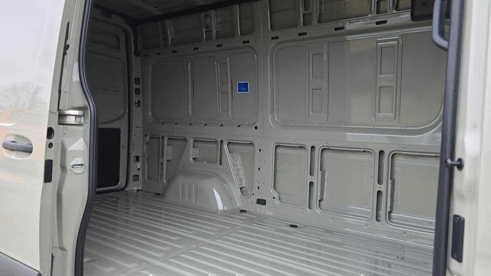 2026 Mercedes-Benz Sprinter 2500 Standard Roof I4 Diesel HO 144 AWD