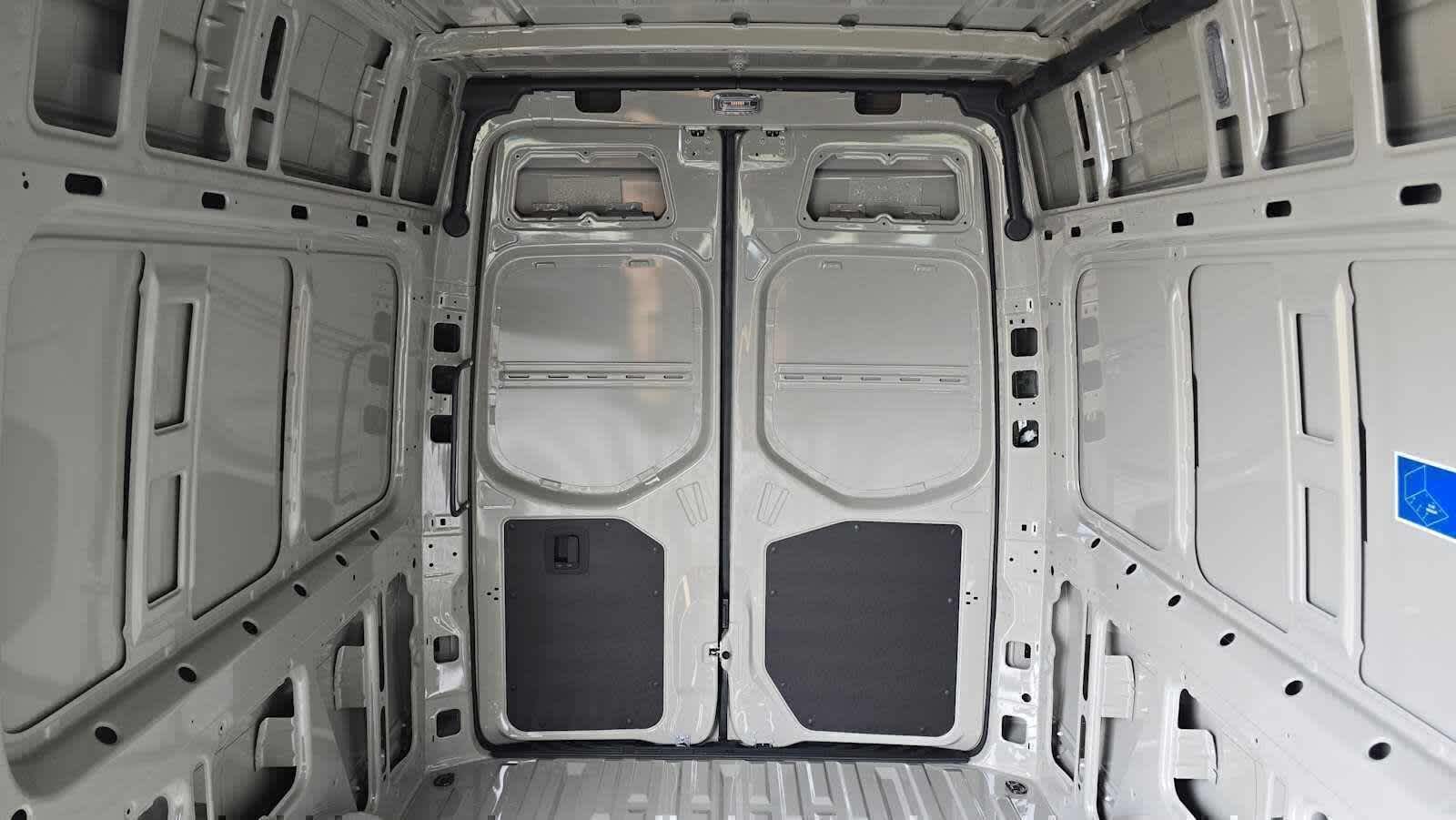 2026 Mercedes-Benz Sprinter 2500 Standard Roof I4 Diesel HO 144 AWD