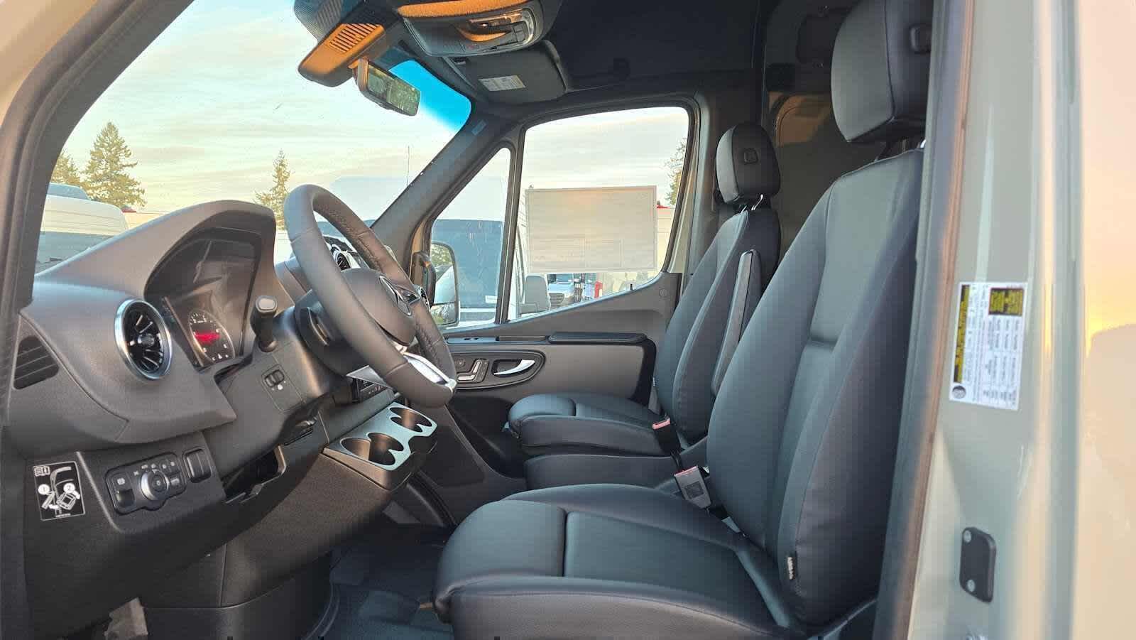 2026 Mercedes-Benz Sprinter 2500 Standard Roof I4 Diesel HO 144 AWD