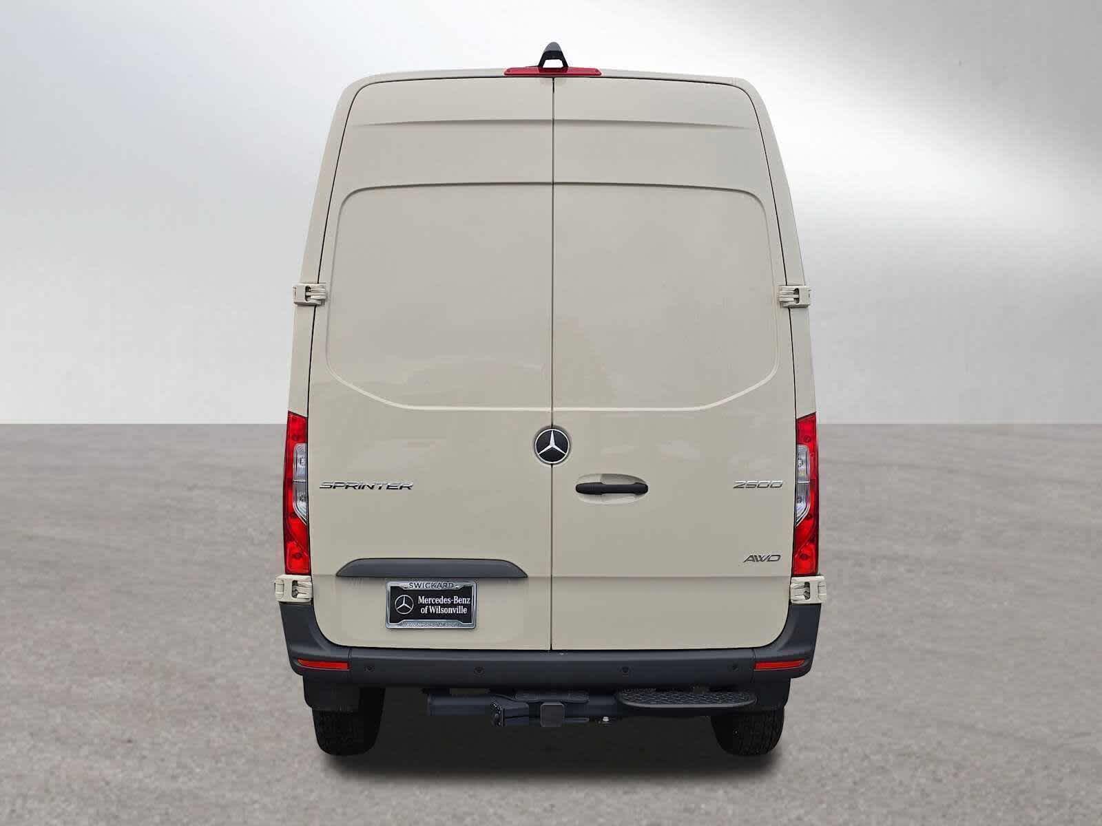 2026 Mercedes-Benz Sprinter 2500 Standard Roof I4 Diesel HO 144 AWD