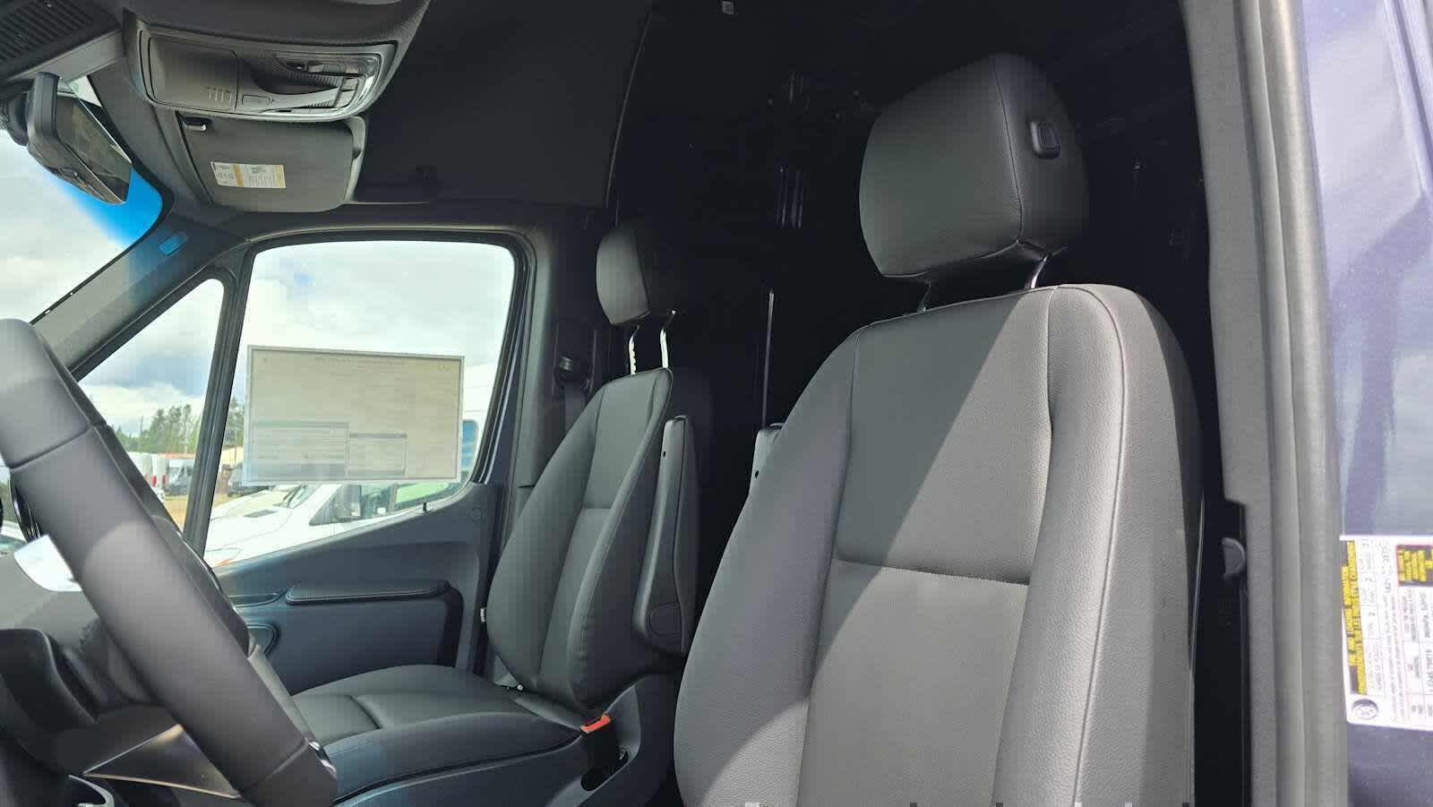 2026 Mercedes-Benz Sprinter 2500 Standard Roof I4 Diesel HO 144 AWD