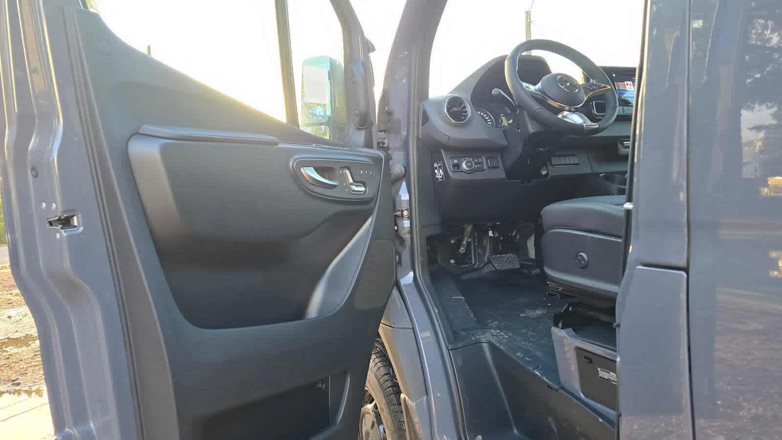 2026 Mercedes-Benz Sprinter 2500 Standard Roof I4 Diesel HO 144" AWD