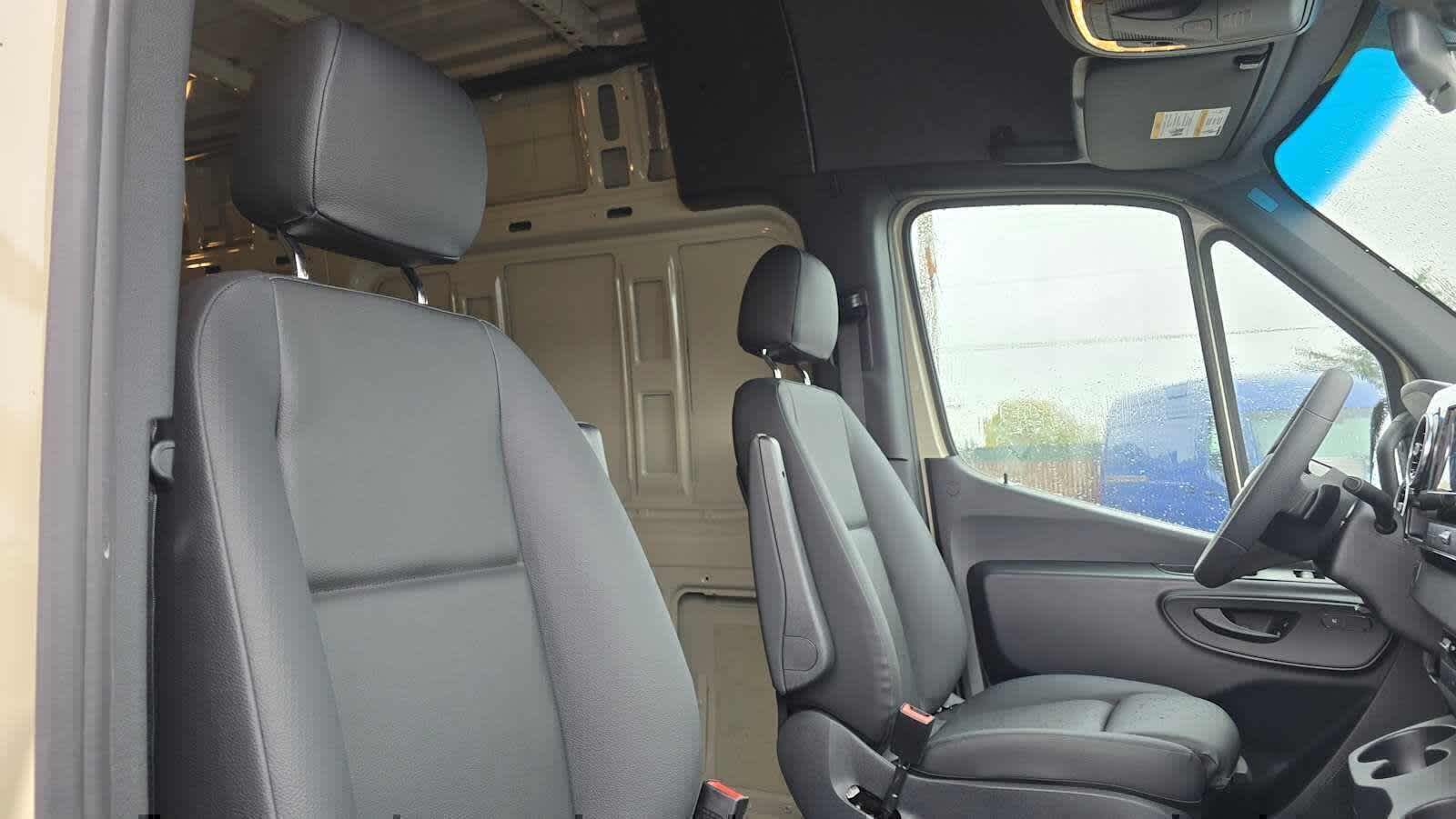 2026 Mercedes-Benz Sprinter 2500 Standard Roof I4 Diesel HO 144 AWD