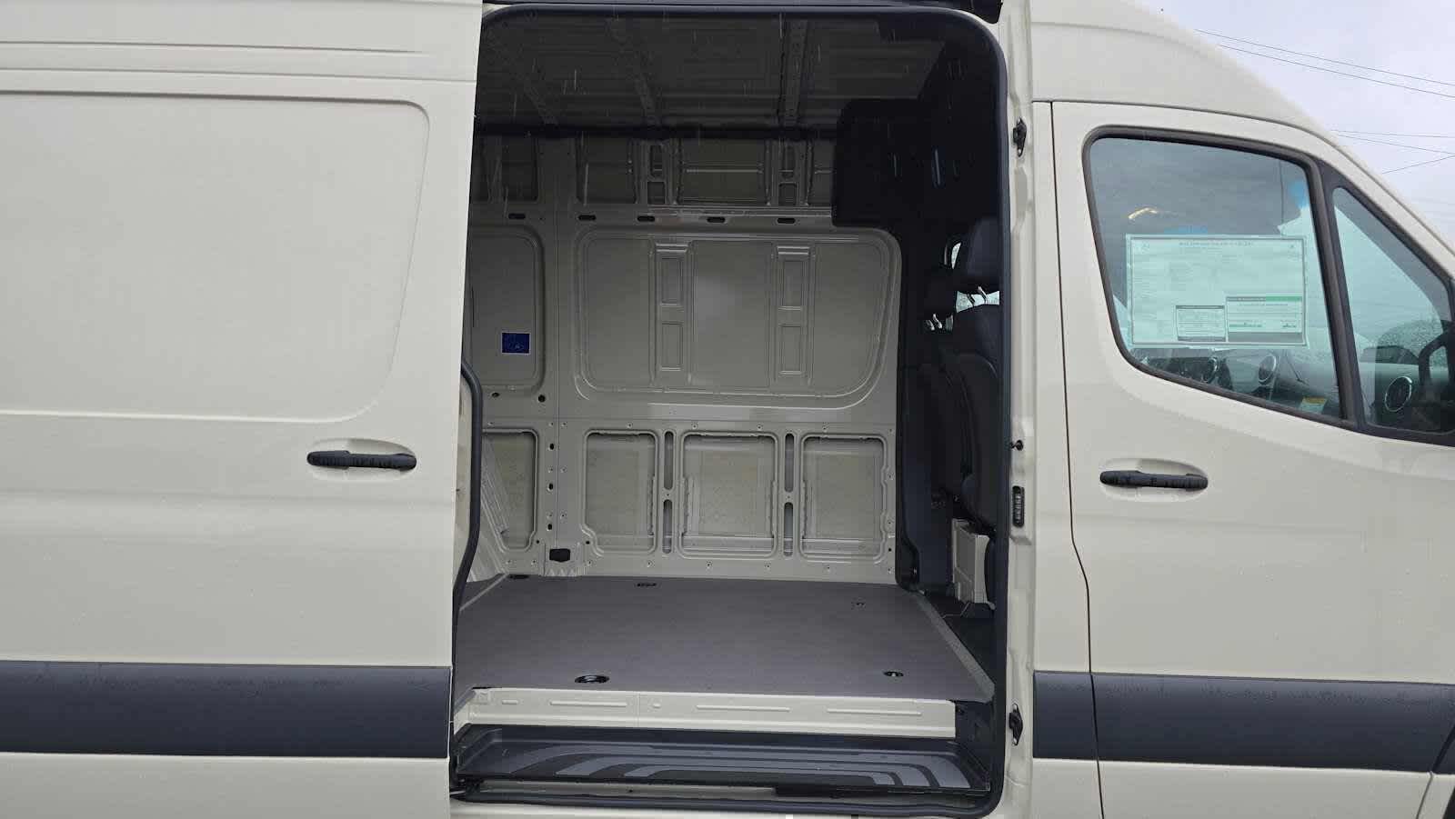 2026 Mercedes-Benz Sprinter 2500 Standard Roof I4 Diesel HO 144 AWD