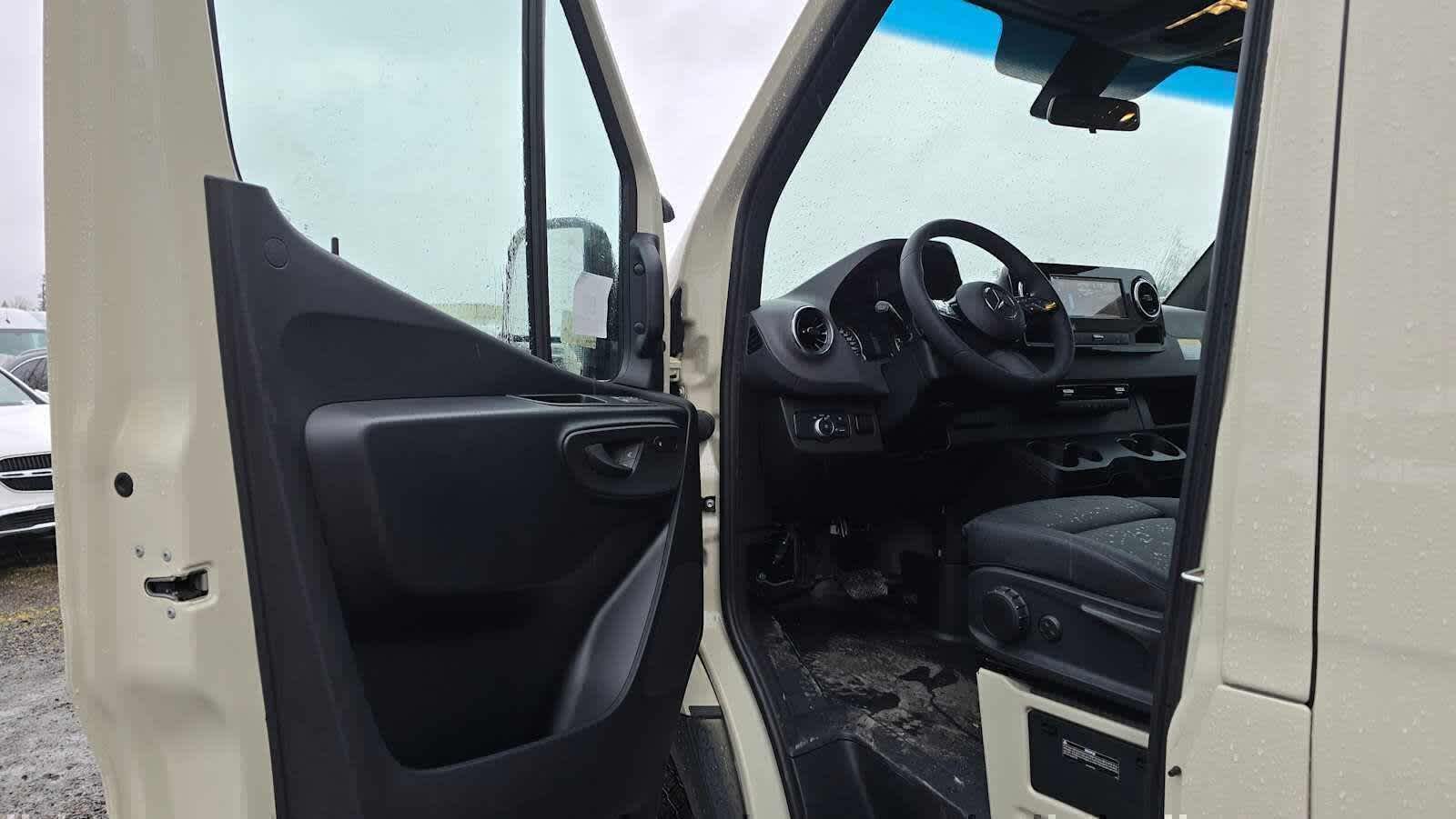 2026 Mercedes-Benz Sprinter 2500 Standard Roof I4 Diesel HO 144 AWD