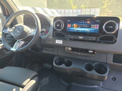 2026 Mercedes-Benz Sprinter 2500 Standard Roof I4 Diesel HO 144 AWD
