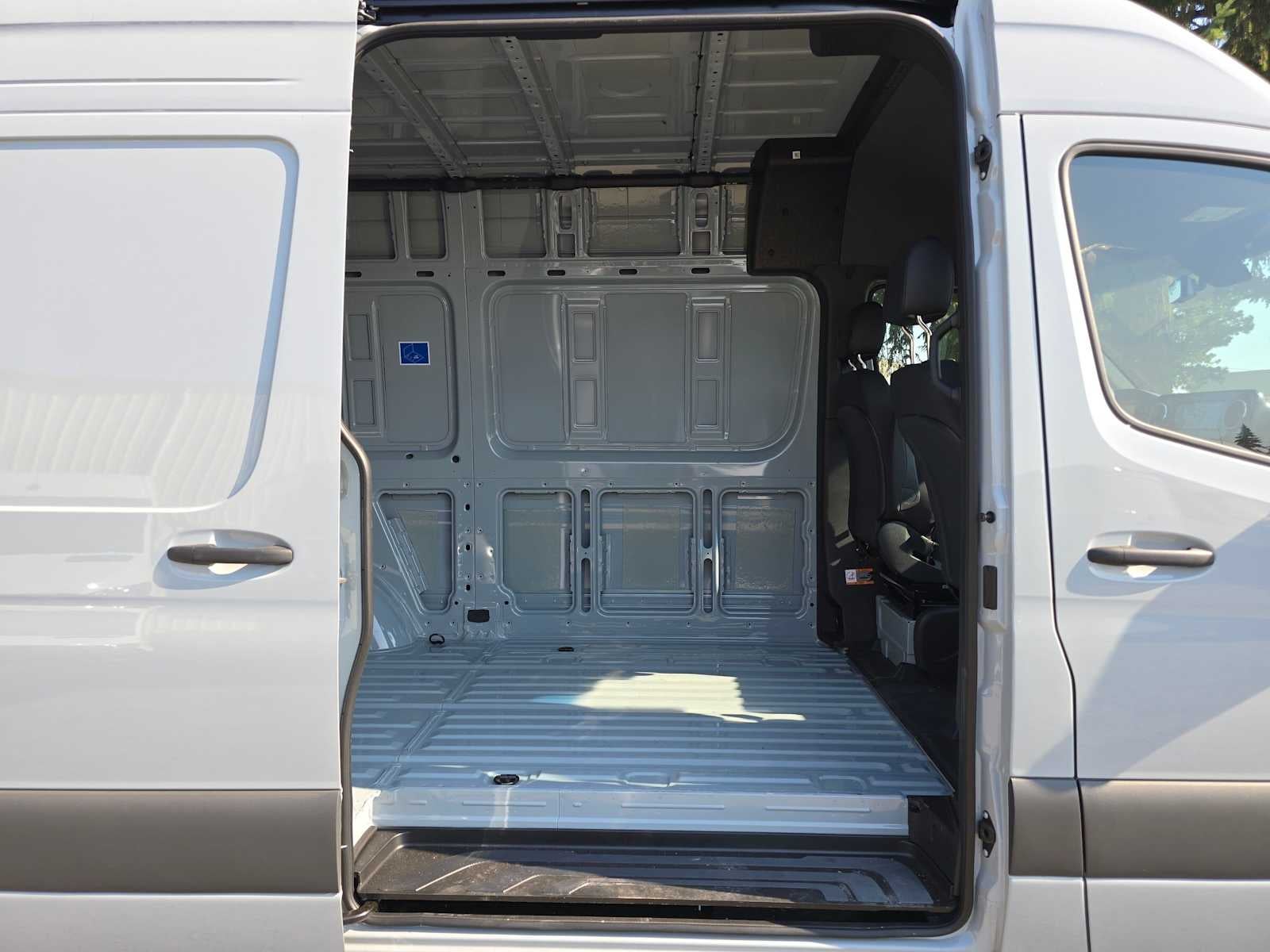 2026 Mercedes-Benz Sprinter 2500 Standard Roof I4 Diesel HO 144 AWD