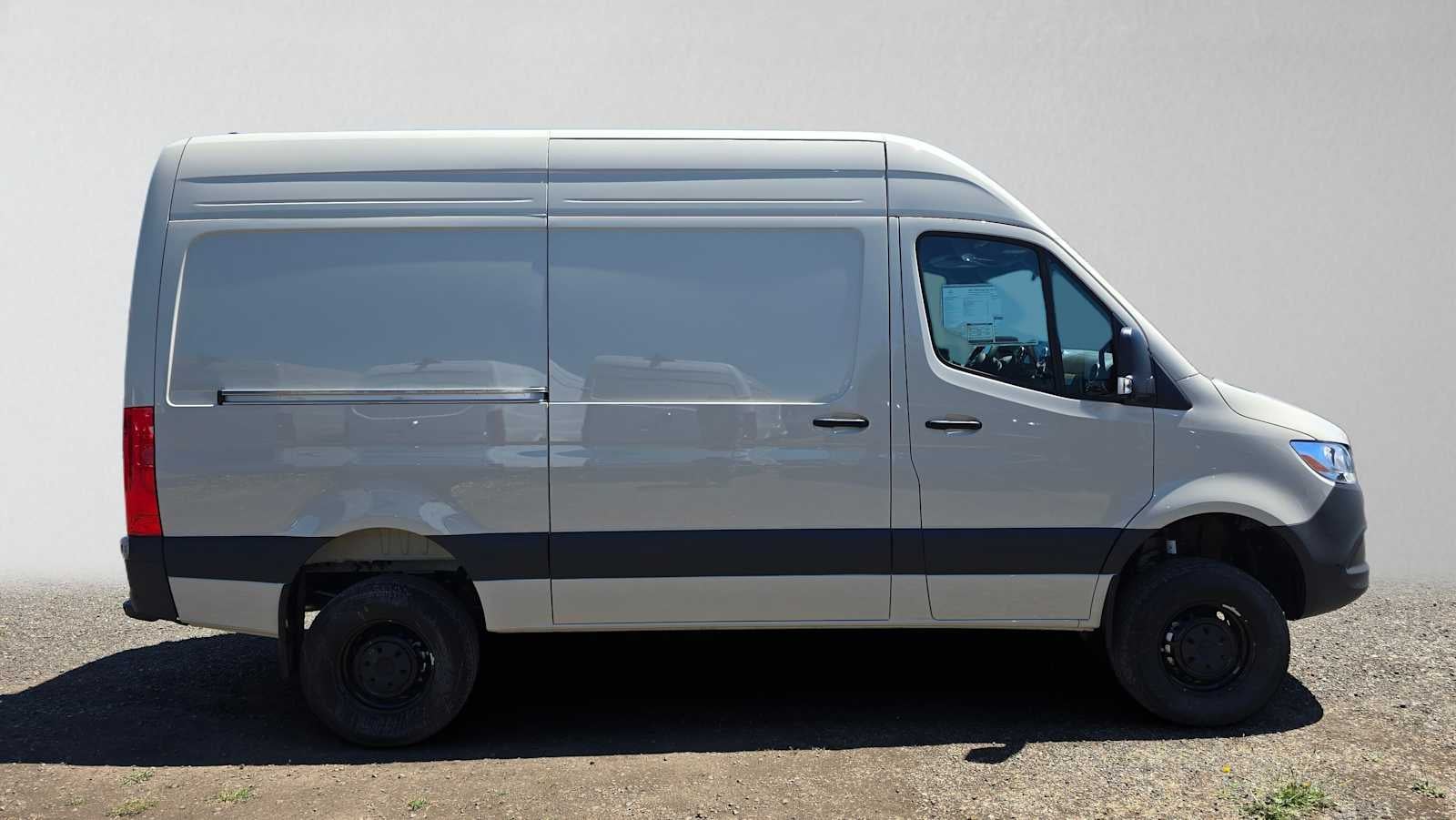 2026 Mercedes-Benz Sprinter 2500 Standard Roof I4 Diesel HO 144 AWD