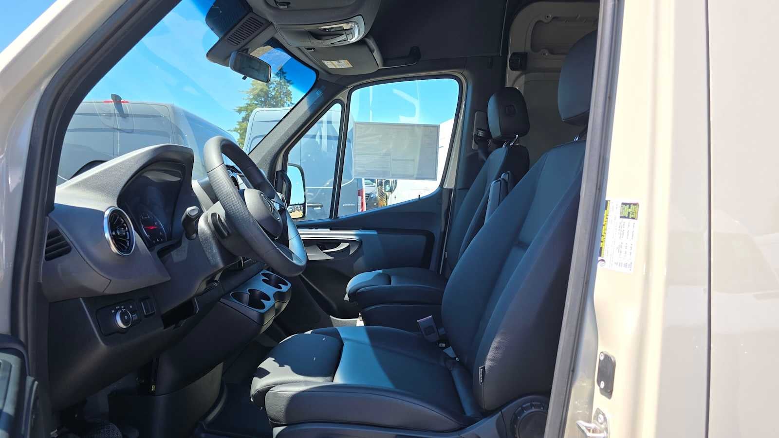 2026 Mercedes-Benz Sprinter 2500 Standard Roof I4 Diesel HO 144 AWD