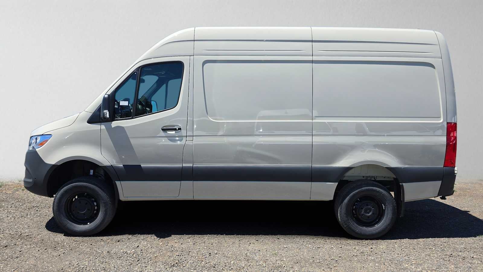 2026 Mercedes-Benz Sprinter 2500 Standard Roof I4 Diesel HO 144 AWD