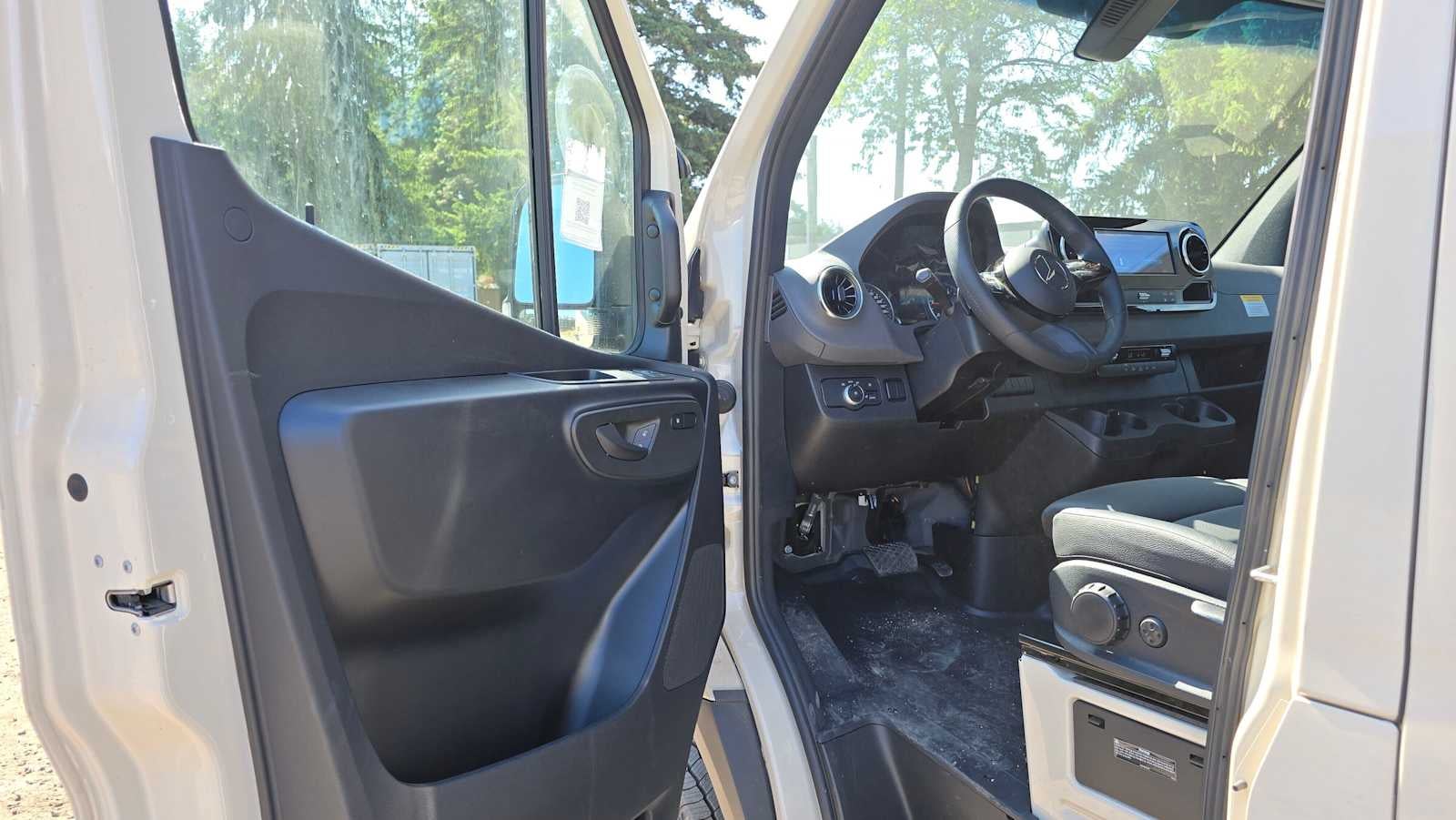 2025 Mercedes-Benz Sprinter Cargo Van 2500 Standard Roof I4 Diesel HO 144 AWD