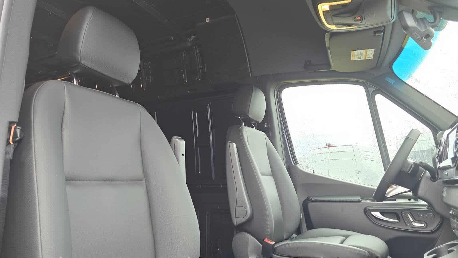 2026 Mercedes-Benz Sprinter 2500 Standard Roof I4 Diesel HO 144 AWD