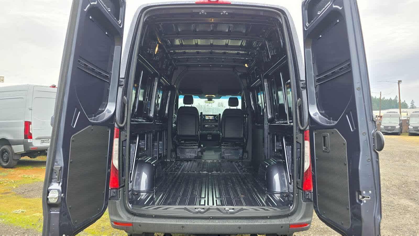 2026 Mercedes-Benz Sprinter 2500 Standard Roof I4 Diesel HO 144 AWD