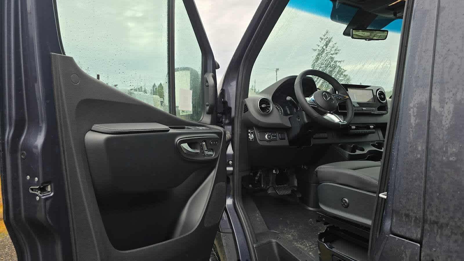 2026 Mercedes-Benz Sprinter 2500 Standard Roof I4 Diesel HO 144 AWD