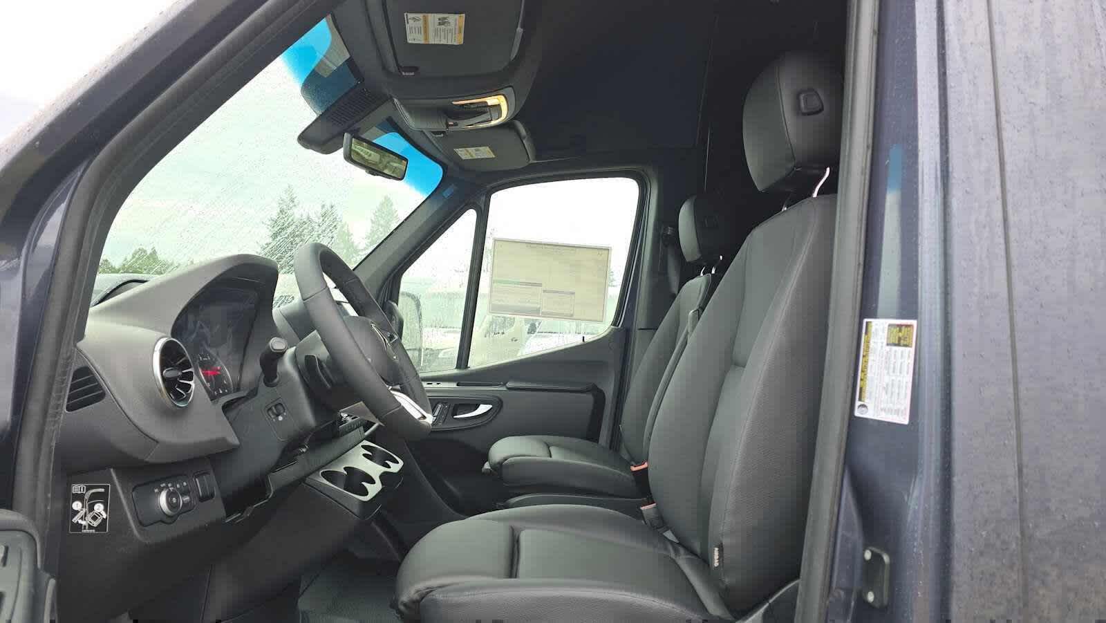 2026 Mercedes-Benz Sprinter 2500 Standard Roof I4 Diesel HO 144 AWD