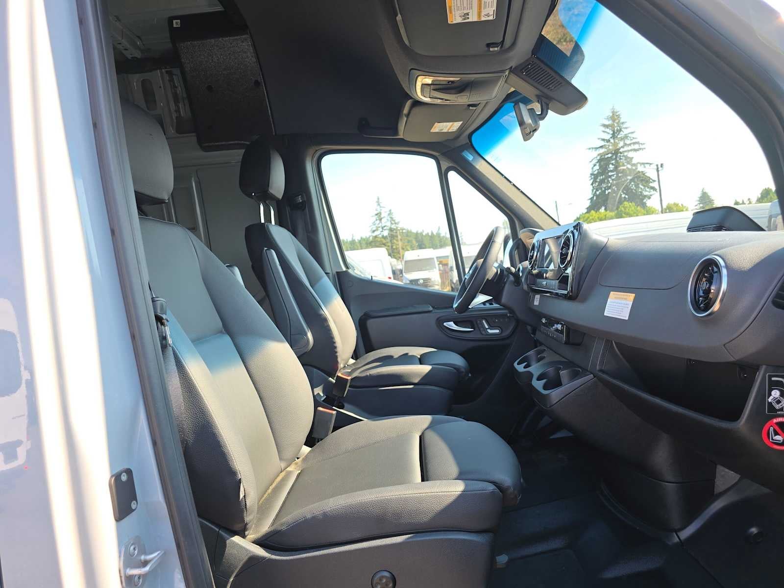 2026 Mercedes-Benz Sprinter 2500 Standard Roof I4 Diesel HO 144 AWD