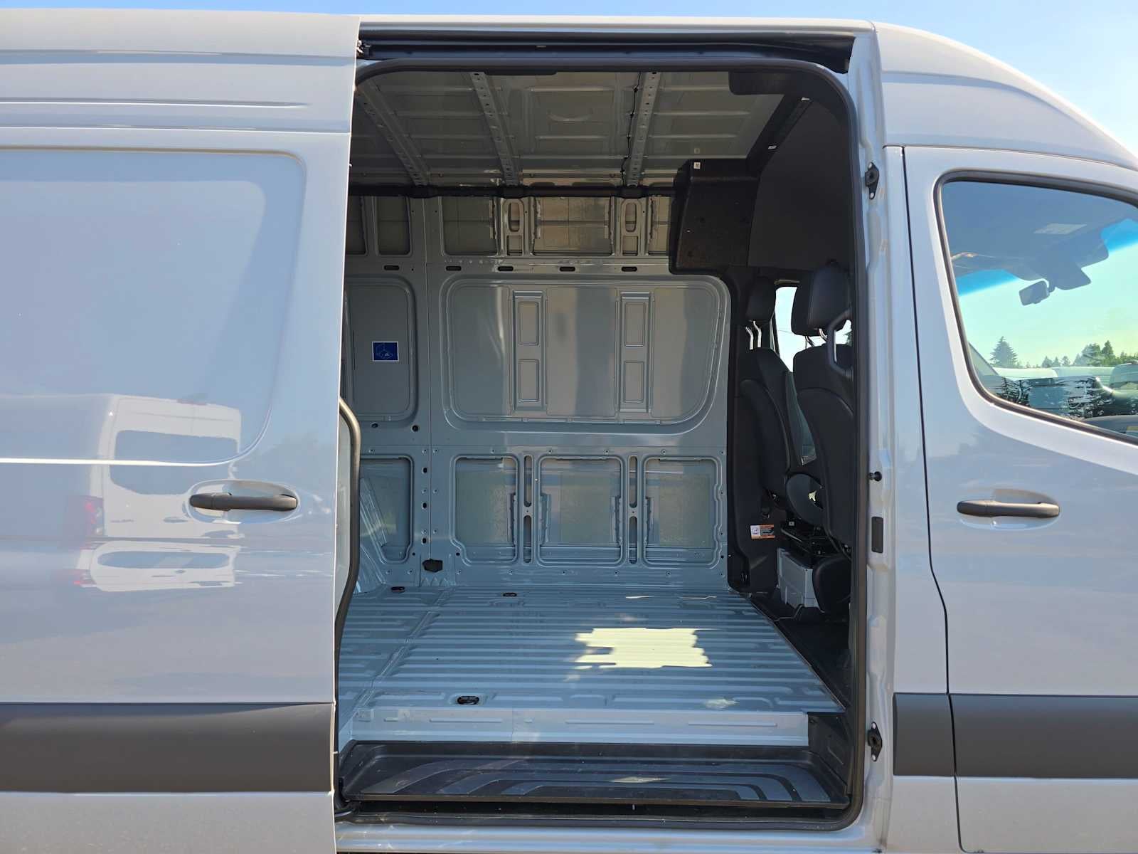 2026 Mercedes-Benz Sprinter 2500 Standard Roof I4 Diesel HO 144 AWD