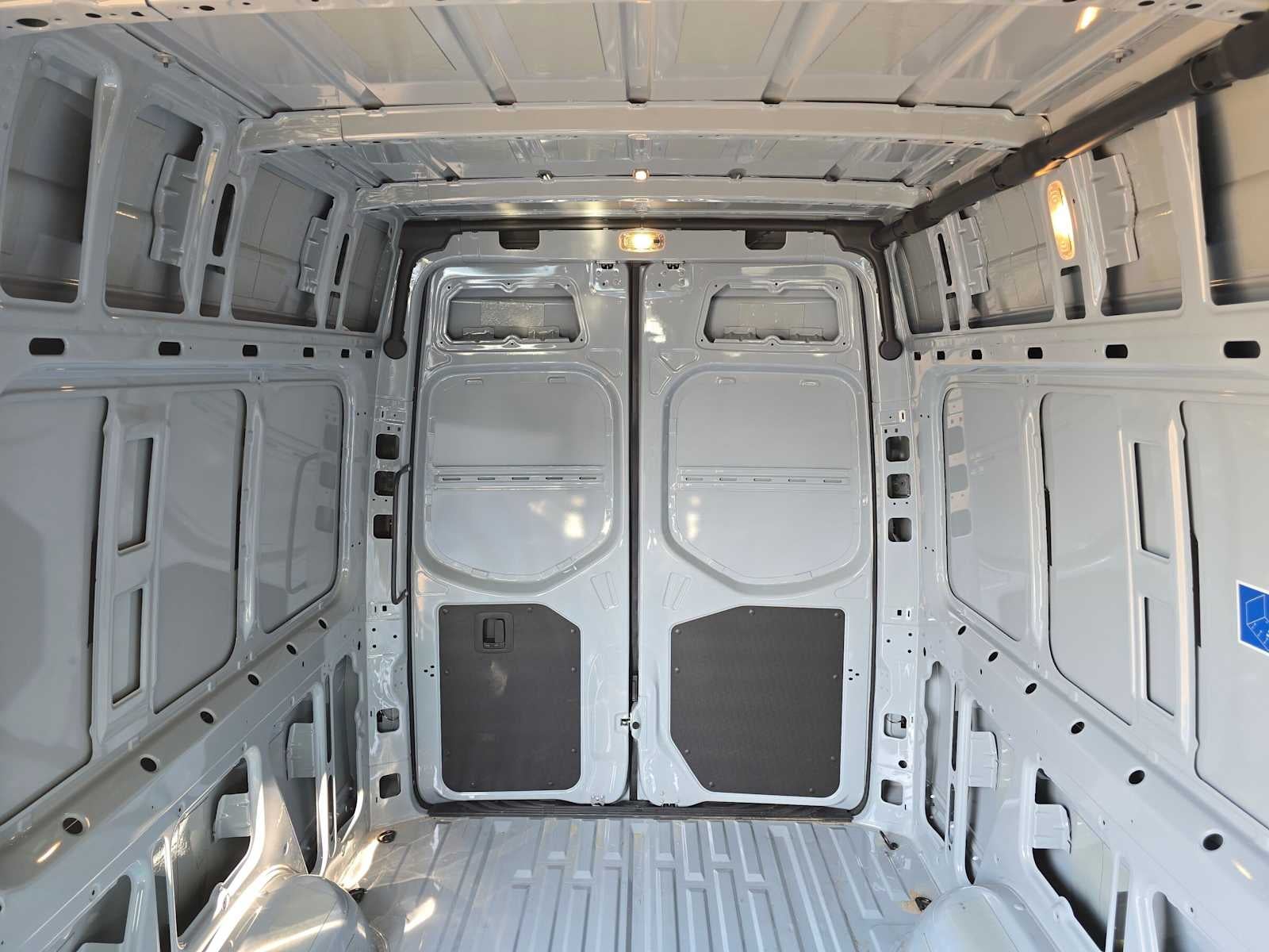 2026 Mercedes-Benz Sprinter 2500 Standard Roof I4 Diesel HO 144 AWD