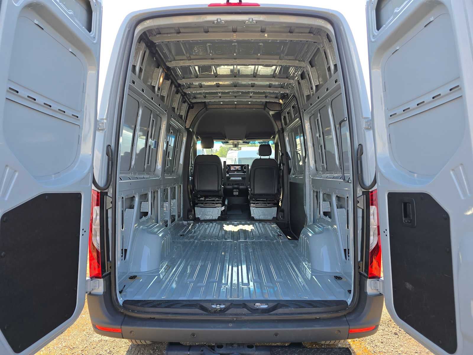 2026 Mercedes-Benz Sprinter 2500 Standard Roof I4 Diesel HO 144 AWD
