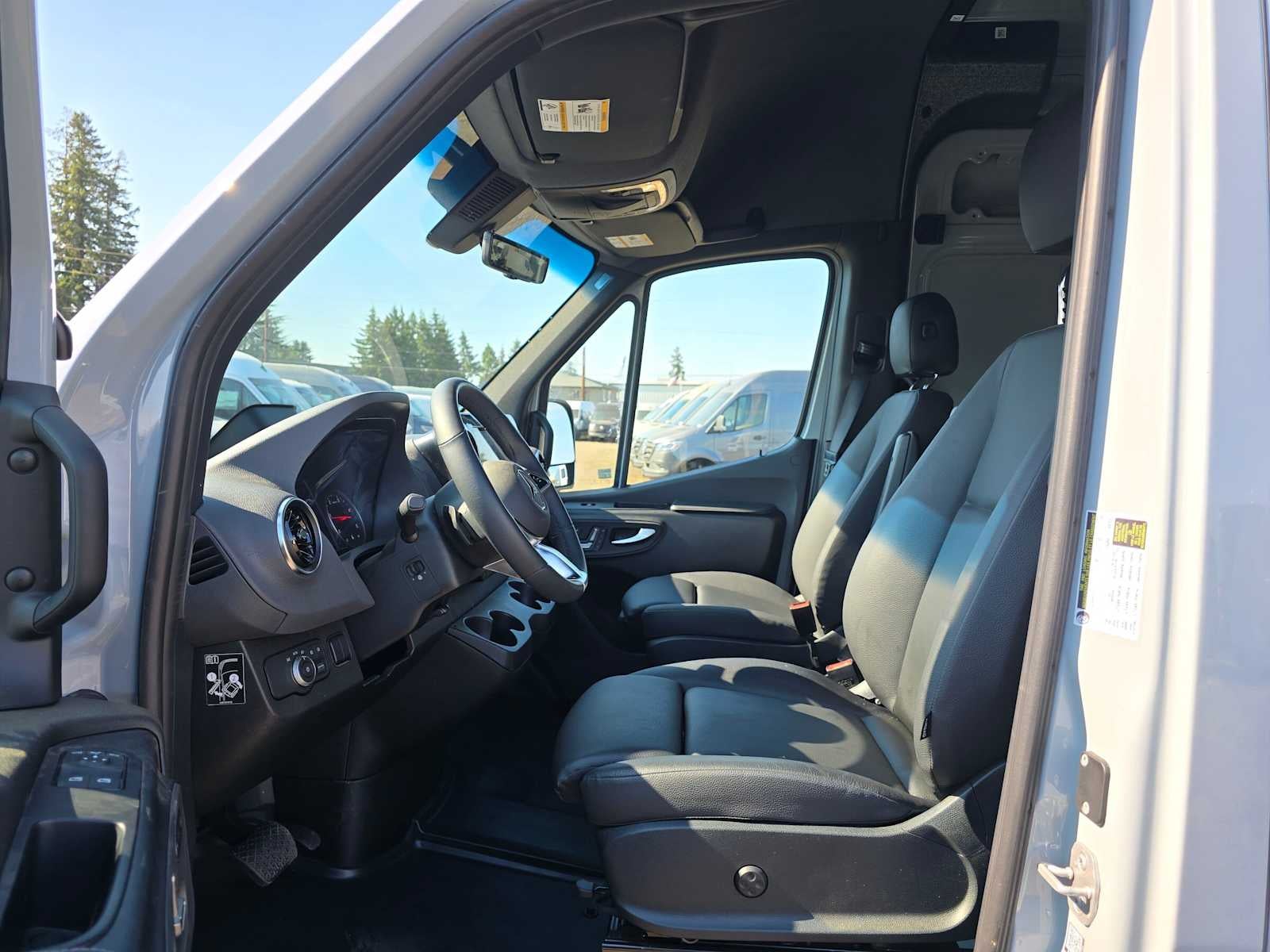 2026 Mercedes-Benz Sprinter 2500 Standard Roof I4 Diesel HO 144 AWD