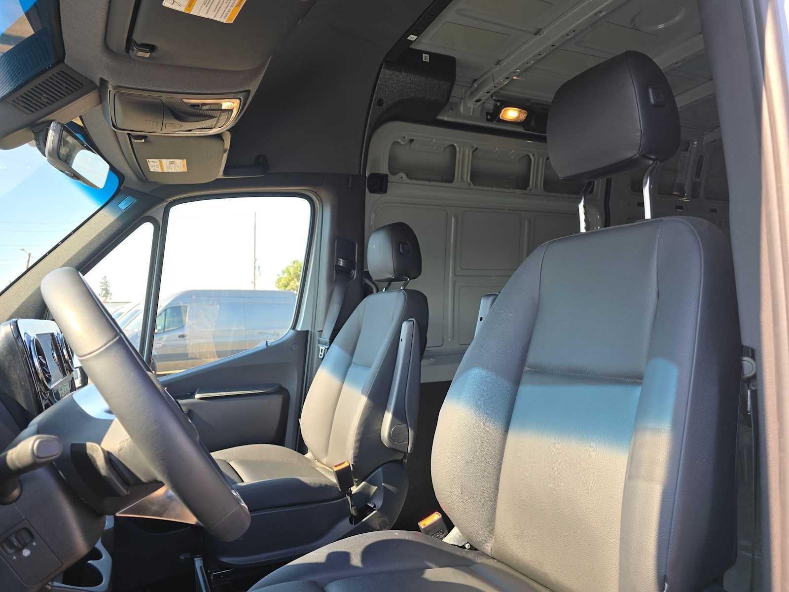 2026 Mercedes-Benz Sprinter 2500 Standard Roof I4 Diesel HO 144 AWD