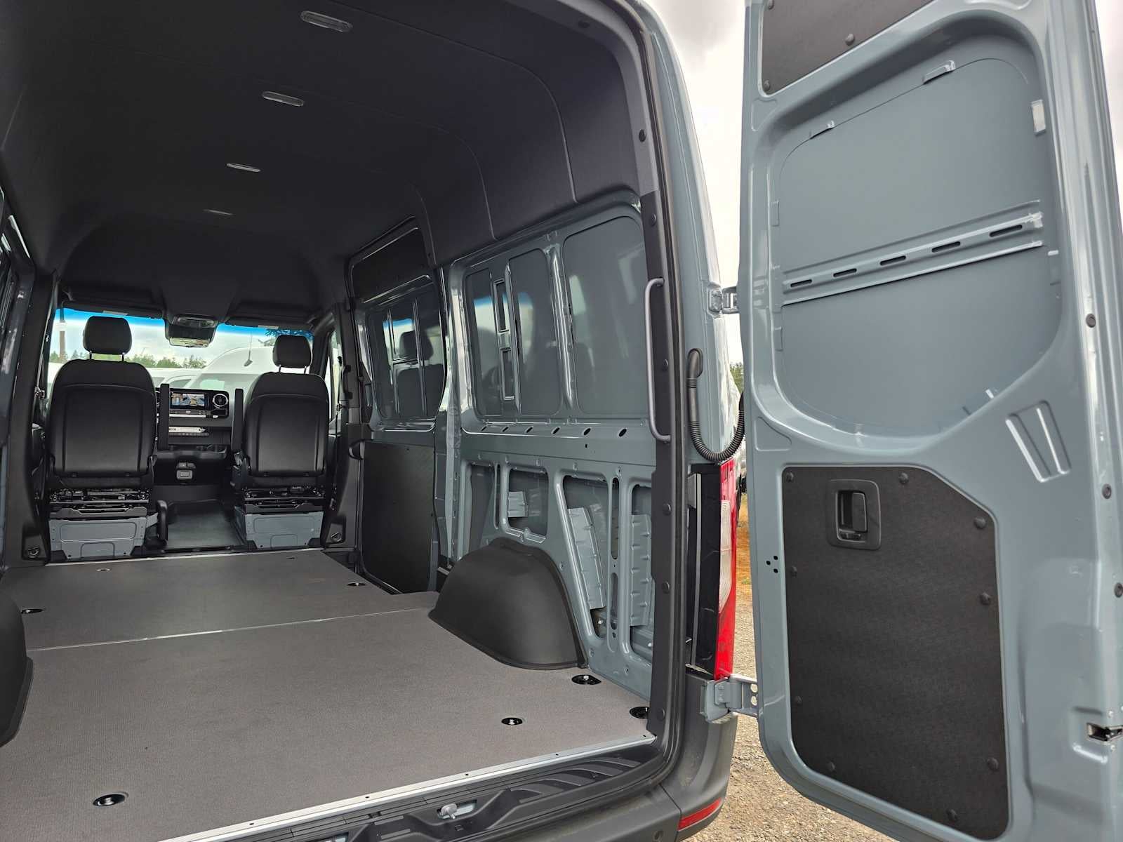 2026 Mercedes-Benz Sprinter 2500 Standard Roof I4 Diesel HO 144 AWD