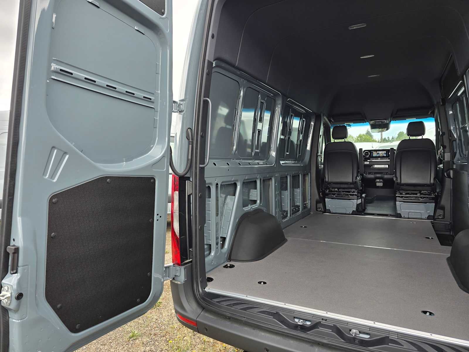 2026 Mercedes-Benz Sprinter 2500 Standard Roof I4 Diesel HO 144 AWD