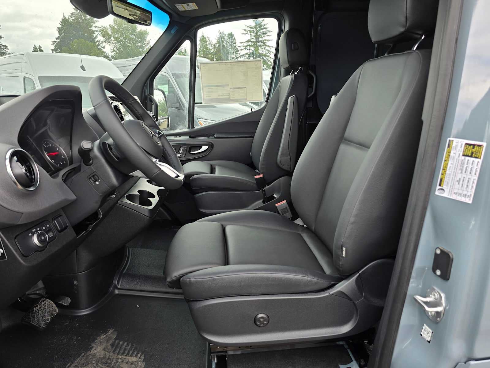 2026 Mercedes-Benz Sprinter 2500 Standard Roof I4 Diesel HO 144 AWD