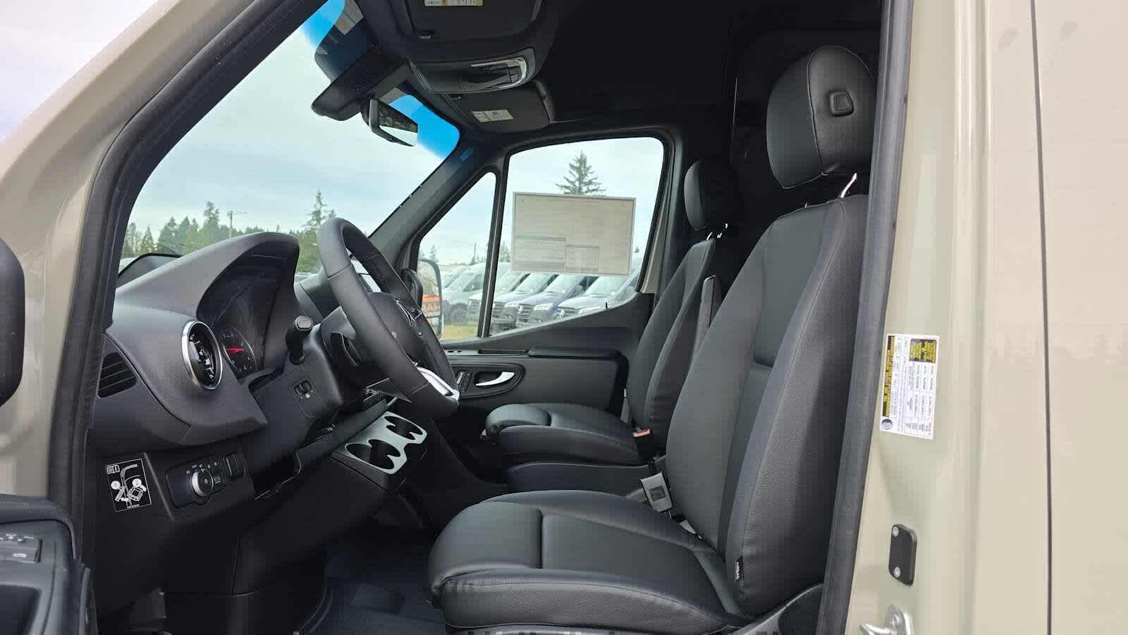 2026 Mercedes-Benz Sprinter 2500 Standard Roof I4 Diesel HO 144 AWD