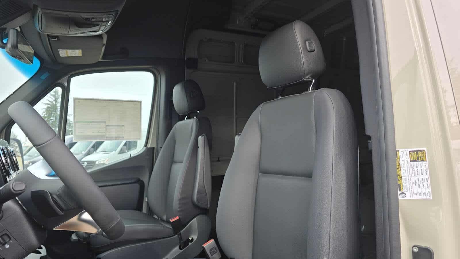 2026 Mercedes-Benz Sprinter 2500 Standard Roof I4 Diesel HO 144 AWD